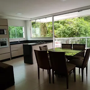 https://edificio-la-defense-200metros-da-praia.santa-catarina-brasil.com